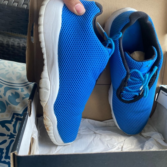 Jordan future size 7y - Picture 2 of 7